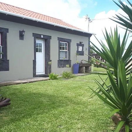 Lovely House In Biscoitos (Terceira)